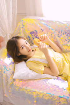 阿尔卑斯山的6个女孩